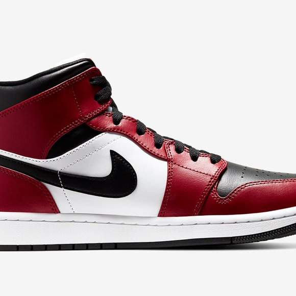 Nike Air Jordan 1 Retro MID Chicago Toe MENS 554724-069 Red White Black - Picture 9 of 12